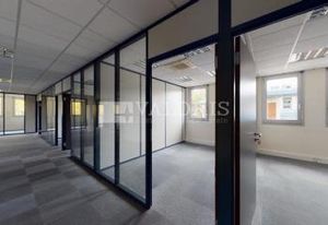 Location bureaux Bron - Proche A43, périphérique et tramway T5