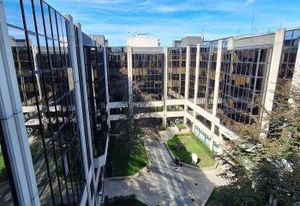 Bureaux à louer Boulogne-Billancourt - Proche métro et jardin intérieur