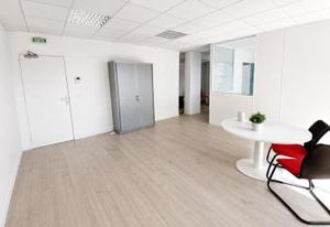 Bureaux à louer Ivry-sur-Seine - Métro Pierre et Marie Curie
