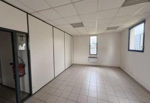 Bureaux à louer Templemars - Proche Lille et axes autoroutiers