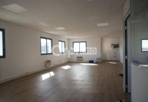 Location bureau Chassieu - Proche D148, E15 et bus ZI5, 76, 26