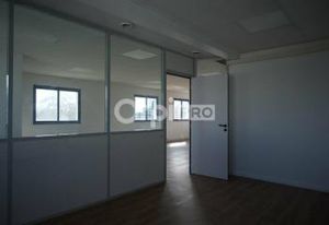 Location bureau Chassieu - Proche D148, E15 et bus ZI5, 76, 26