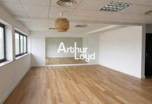 Location bureaux Fréjus - Proche A8 et pôle commercial dynamique
