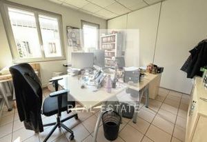 Location bureaux Lyon 8 - Proche tram T2 et bus C16
