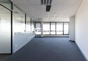 Bureaux à louer Clermont-Ferrand - Proche tramway, bus et autoroutes