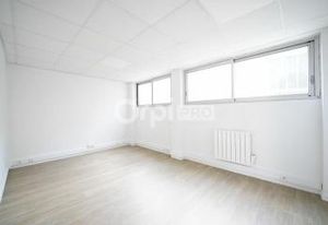 Bureaux Lyon 7 - Proche lignes C7, 34 et bus multiples