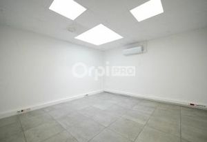 Bureaux à louer Vénissieux - Proche périphérique et bus C12