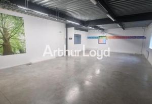Local d'activité à louer Grentheville - Showroom, bureaux et atelier