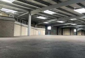Location entrepôt Mouguerre - Zone de fret - Quais et mezzanine