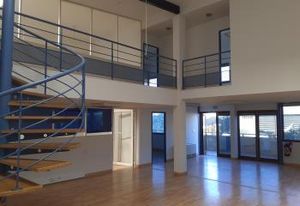 Bureaux à louer Bayonne - Plateau lumineux et mezzanine climatisée