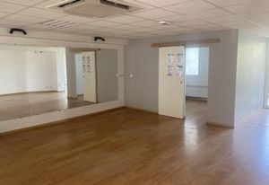 Location bureaux Bayonne - Configuration traversante et lumineuse