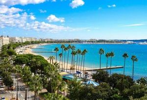 Location local commercial Cannes hyper-centre - Angle de rue