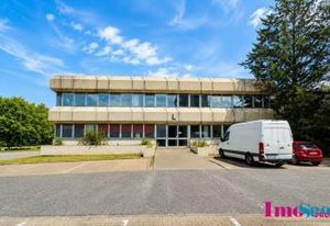 Location bureaux 400 m² Bordeaux-Lac - Tram C et rocade