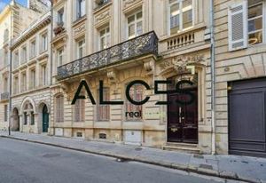 Location bureaux Bordeaux Quinconces - Tram et bus à proximité