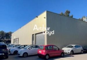 Locaux d'activité à louer Grasse - Bonne hauteur sous plafond