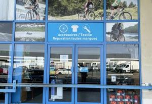Location local commercial Angers - Grande vitrine