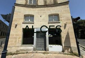 Location local commercial Bordeaux - Entrée Jardin Public