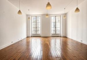 Bureaux à louer Paris 2 près Réaumur - Hauteur sous plafond