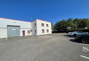 Location local d'activité Meyzieu - Accès PL et bureaux équipés