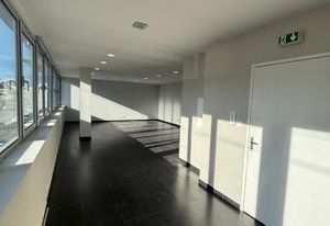 Location bureau Biarritz - Lumineux et bien équipé