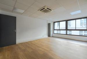 Location bureaux Marseille 1 - Rue de la République, proche transports