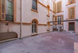 Location bureaux Marseille 1 - Rue de la République, proche transports