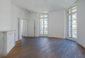 Location bureaux Marseille 1 - Rue de la République, proche transports