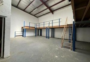 Location local d'activité Quincy-Voisins - Stockage + bureaux