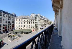 Location bureaux Paris 9 - Métro Cadet, immeuble haussmannien
