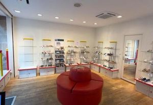 Location local commercial angle rue commercante Limoges