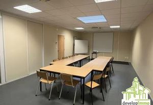 Local d'activité à vendre Ifs - Bureaux + atelier + 54 places