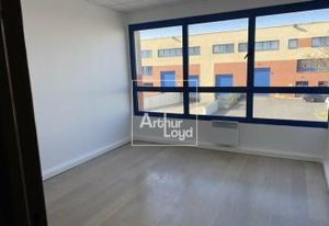 Location entrepôt Moissy-Cramayel - Accès RER D et A5