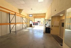 Vente entrepôt + bureaux/habitation La Crau - Zone Gavarry