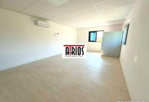 Location local commercial La Moutonne (La Crau) - Zone dynamique