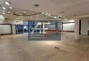Local commercial 328 m² double visibilité Saint-Nazaire centre