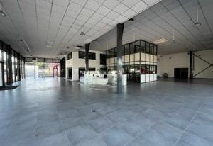 Location local commercial Persan - RDC + Mezzanine