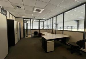 Location local commercial Persan - RDC + Mezzanine