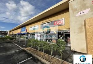 Location local commercial Senlis - Zone commerciale active