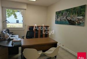 Local d'activité à vendre Le Rheu - Bureaux et exploitation