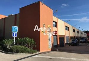 Location locaux mixtes Antibes - Proche A8 - Divisible