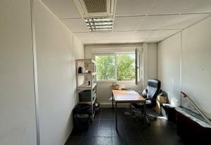 Bureaux à louer Ahuy - Proche rocade et transports en commun