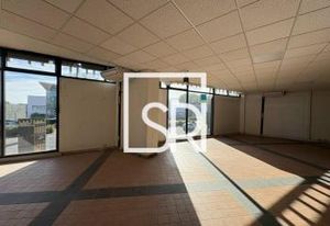 Location local commercial Clermont-Ferrand - Proche tram & autoroutes