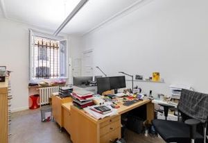 Vente bureaux Paris 9 - Rue Chaptal et cour intérieure