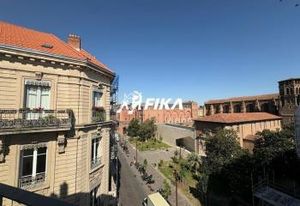 Location bureaux Toulouse centre - Vue Cathédrale Saint-Etienne