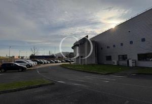 Location entrepôt Mions - Proche rocade Est et A46