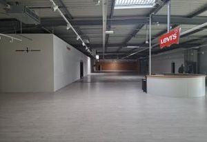 Location local commercial Pont-Sainte-Marie - D960