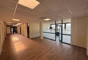 Location bureau Narbonne - Proche A9 et vue sur étang