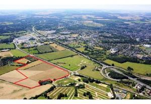 Grand terrain logistique Vierzon - accès routiers A71/A85