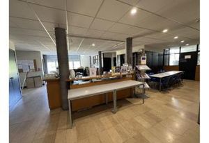 Location bureaux Bourges - Vue lac Auron, proche rocade et bus