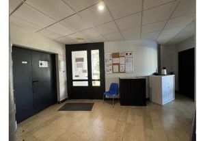 Location bureaux Bourges - Vue lac Auron, proche rocade et bus
